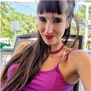 Profesora y periodista enseña Lengua y Literatura a Primaria, ESO y Bachillerato. ️